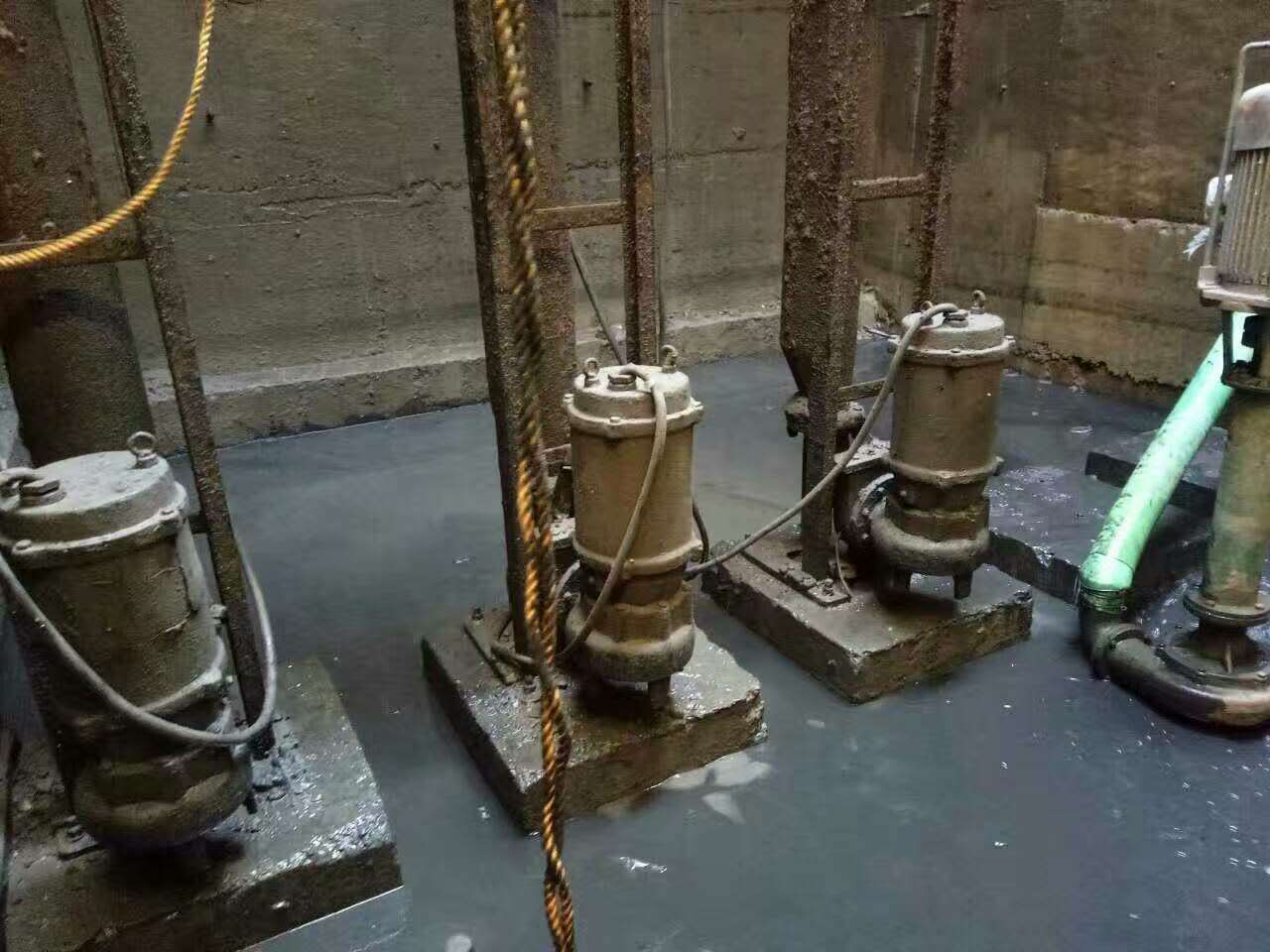 德格污水池清理