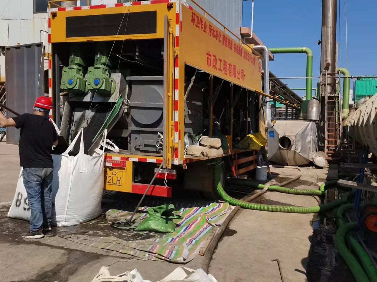 德格淤泥压干处理